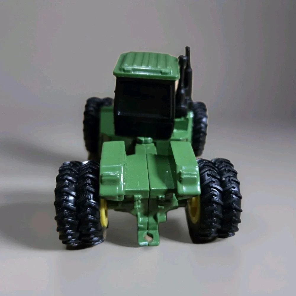 3 Ertl‎ John Deere Tractors Diecast 1/64 Scale 5571 7800 8870